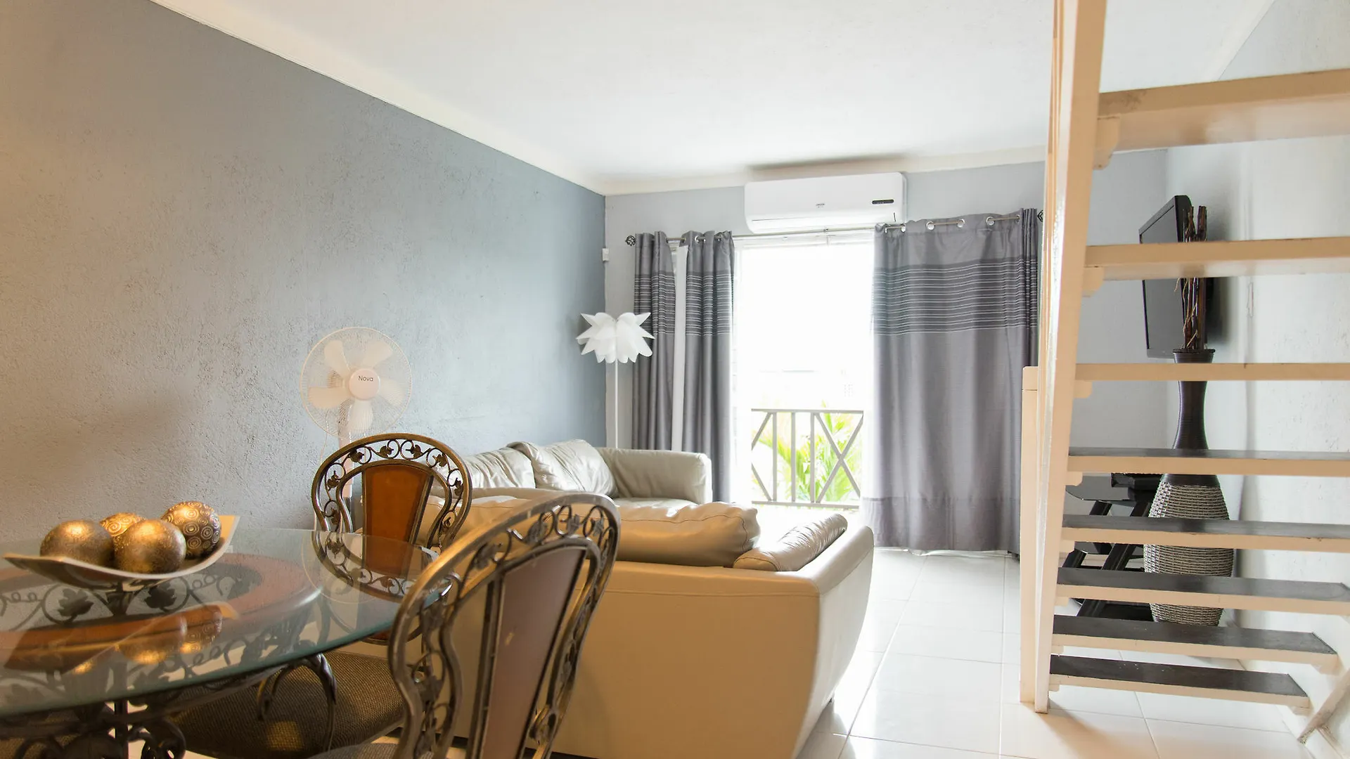 The Tallyman Montego Bay 0*,